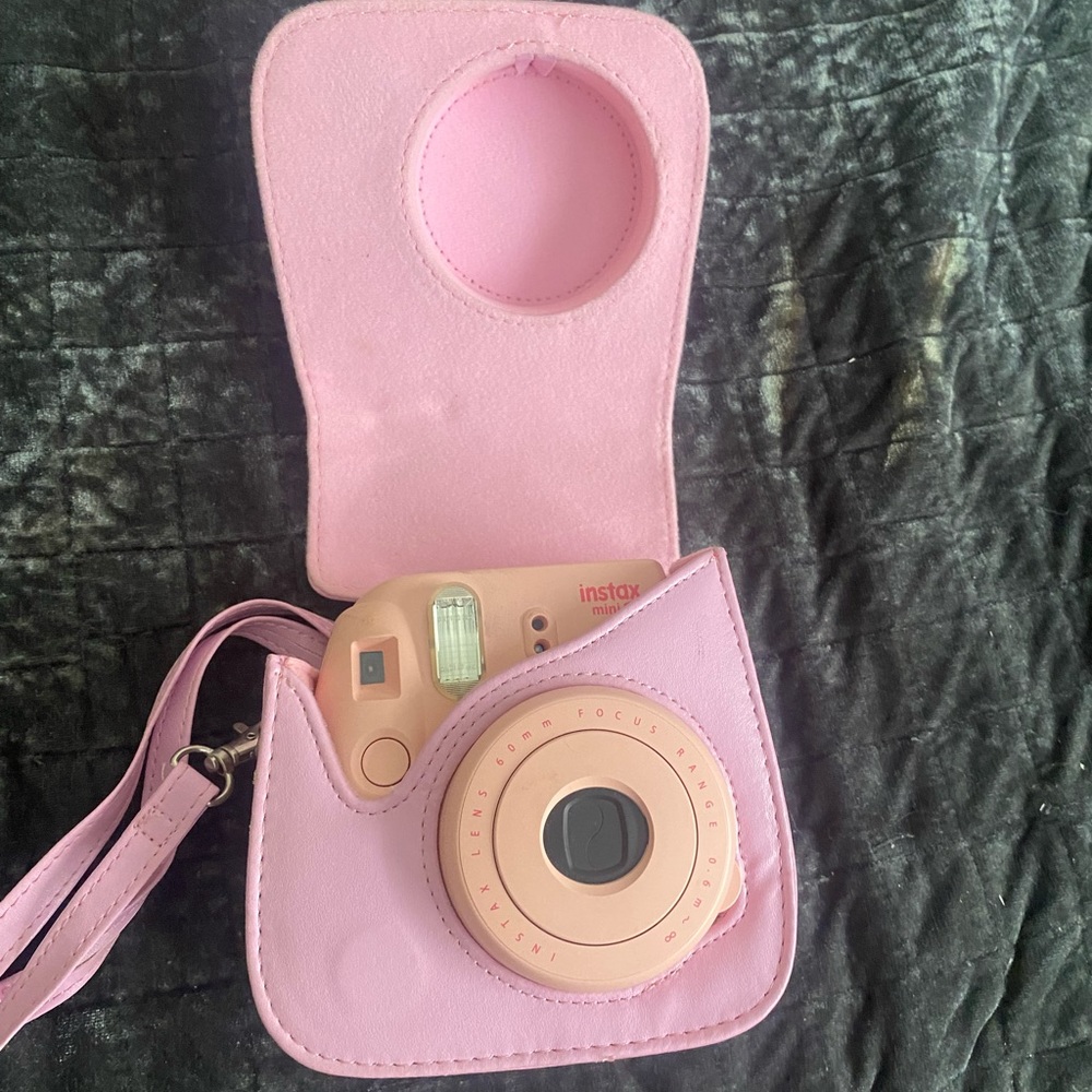 Polaroid and case for sale, barely used